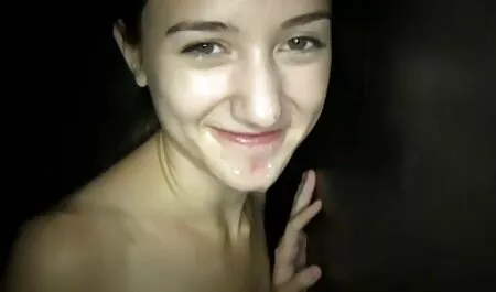 ثلاثة افلام سكس ايطالي محارم فتاة شقراء مع رجل سعيد