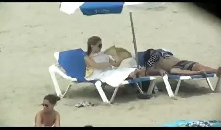 أمين ديناميكية افلام سكس مترجم طويل تمتد ساقيه أمام رأسه.