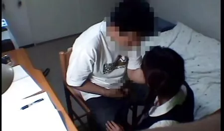 هذه الفتاة تعطي جنس مساج مترجم صديقها علاج لأنه من الصعب