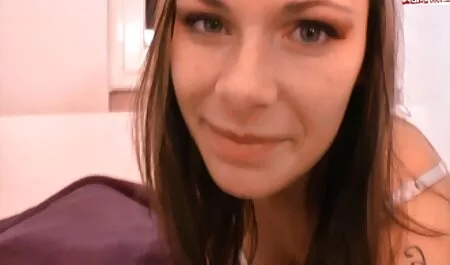 رجل محظوظ افلام سكس محارم اجنبي مترجم مع اثنين من الجمال