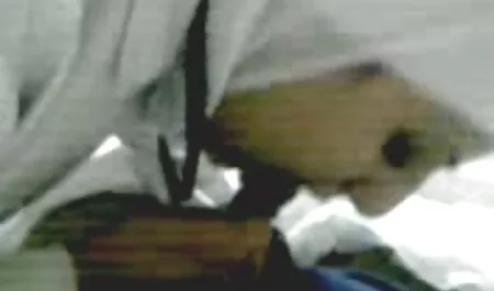 جذع افلام سكس طويل مترجم أسود كبير إلى قطعتين بيضاء