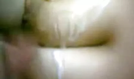 فتاة الشعر افلام فرنسية مترجمة سكس الأحمر الذي يستيقظ في الصباح وجعل الحب إلى امرأة سمراء جميلة.