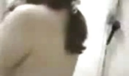 الروس سعداء بالنوم مع فيلم جنسي للكبار فقط فتاة.