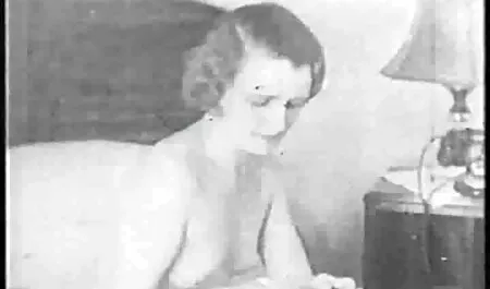 الرياضية فتاة توافق على ممارسة الجنس تنزيل افلام سكس مترجم مع صديقته.