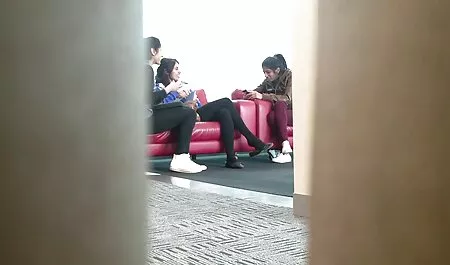 أعطى كوتي يأكل الديك لرجلها. فلم جنس محارم