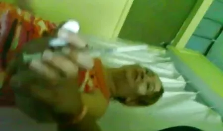 لطيفة جدا أن يكون جنس مترجم عربي فتاة في الحمام