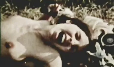 رجل يأكل فتاة في السرير واختبر على أحد افلام سكس عربي و اجنبي مترجم الهواة.