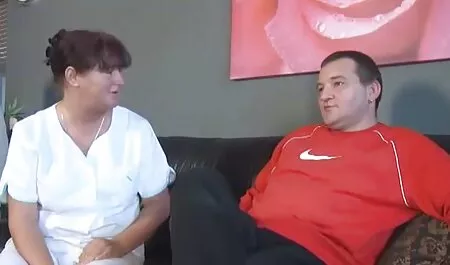 الهواة تسليم افلام جنس عالمي رجل على سرير كبير